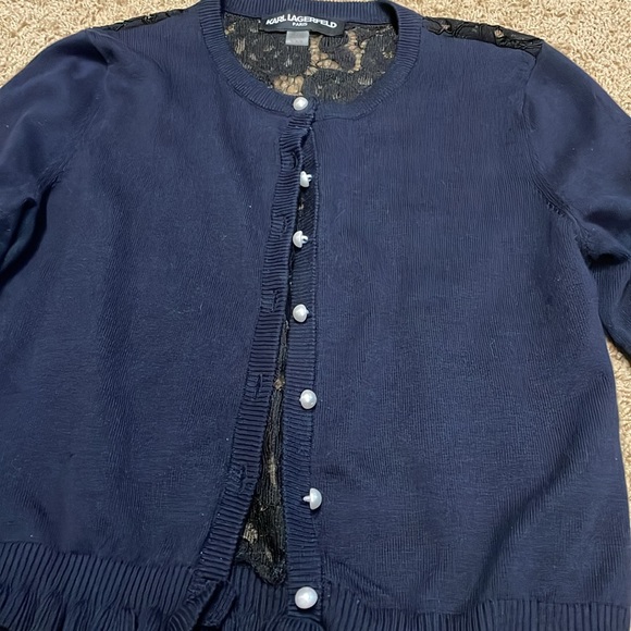 Karl Lagerfeld Paris
Lace-Panel Crop Cardigan - Picture 3 of 9